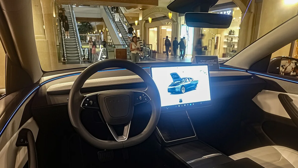 Autopilot y Full Self-Driving en Uruguay: qué viene activado y qué no
