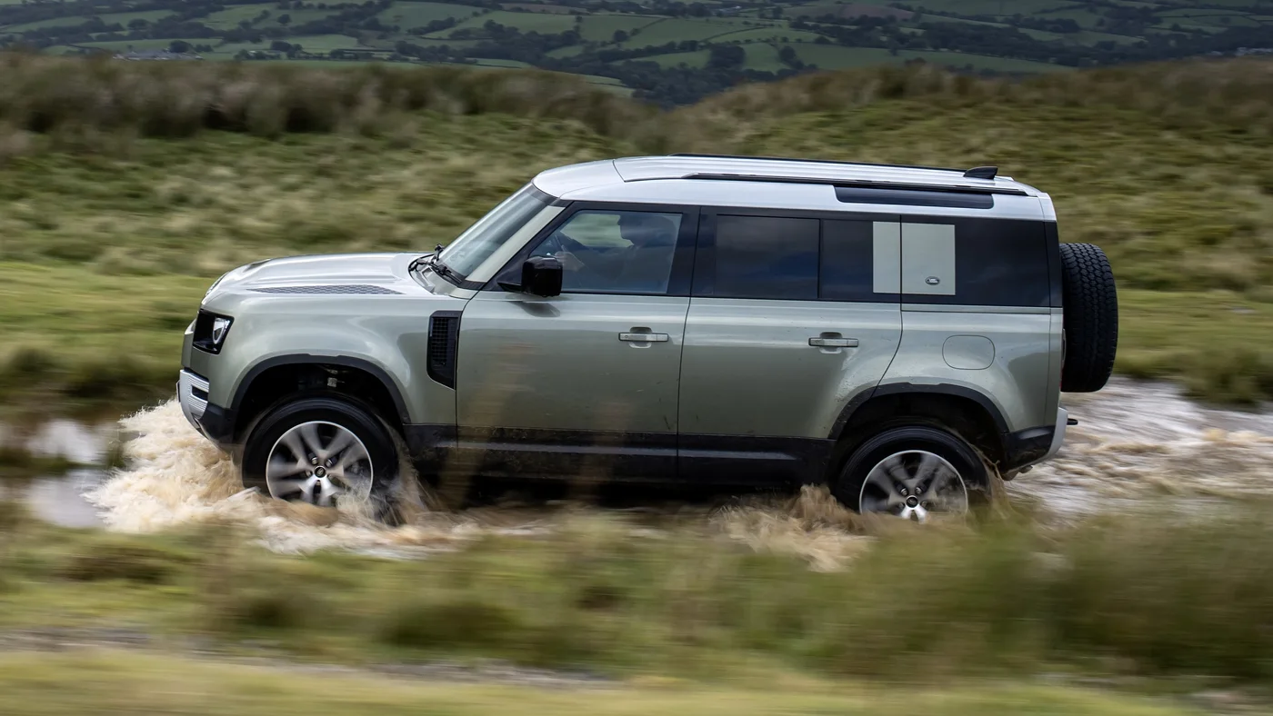 Land Rover Defender 110 SE P400e PHEV AWD 2.0 Si4 A/T (404 PS)